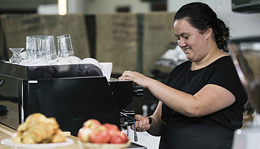 New Zealand Certificate in Food and Beverage Service Level 3 course thumbnail image