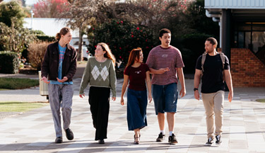 Toi Ohomai students walking around campus