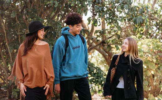 Toi Ohomai students walking around campus