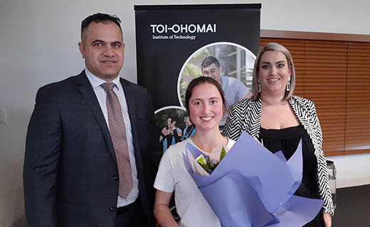 Judges Jack Keogh and Jess Barnett with the overall winner of the YES Regional Final, Olivia Moore
